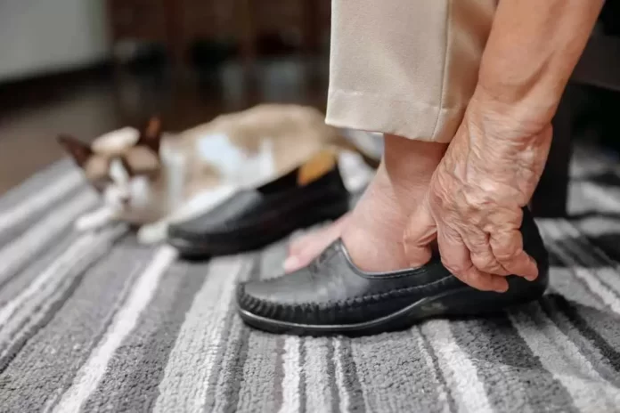 Mens Slippers For Swollen Feet